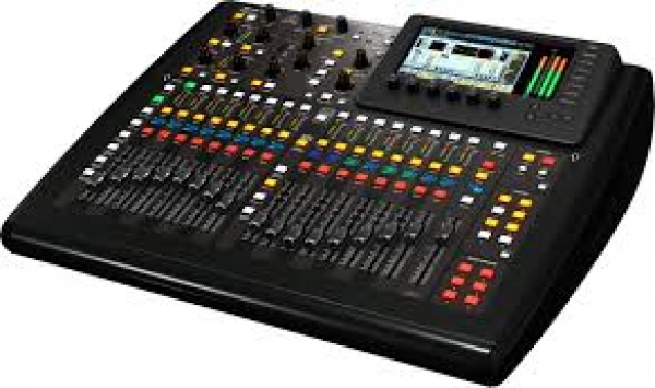 Behringer X32 Compact